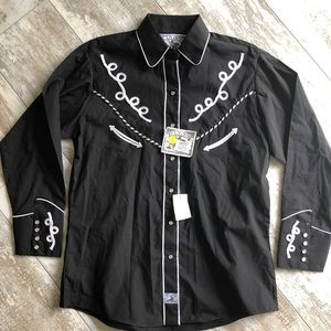 Women’s Medium Embroidered Western Shirt